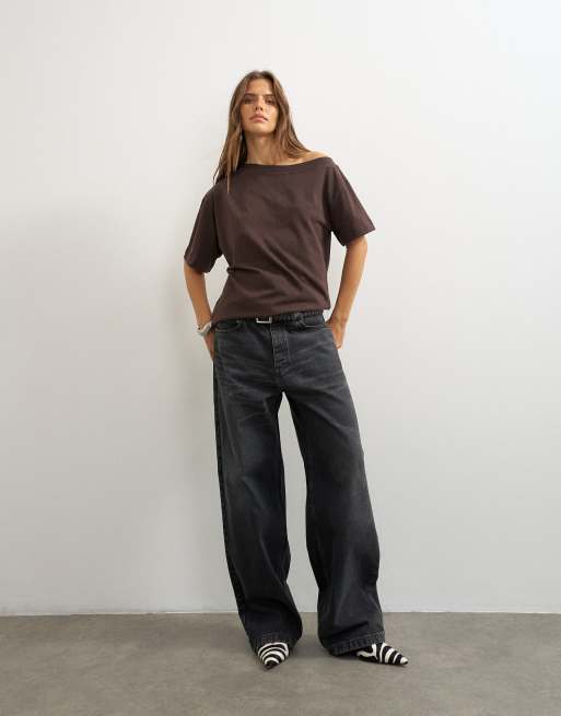 Topshop - T-shirt met afhangende schouder in donker chocoladebruin, 2 van 4