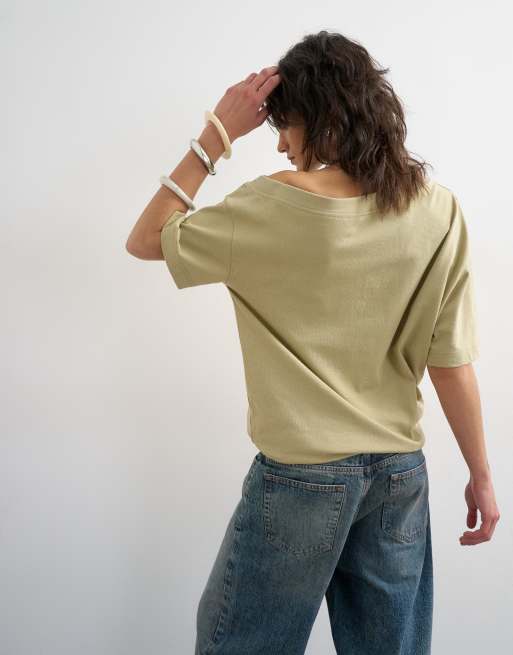 Topshop - T-shirt met afhangende schouder in kaki, 2 van 4