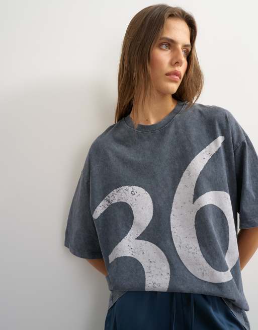 Topshop T-Shirt mit Grafik „74“ in verwaschenem Anthrazit, 3 von 4
