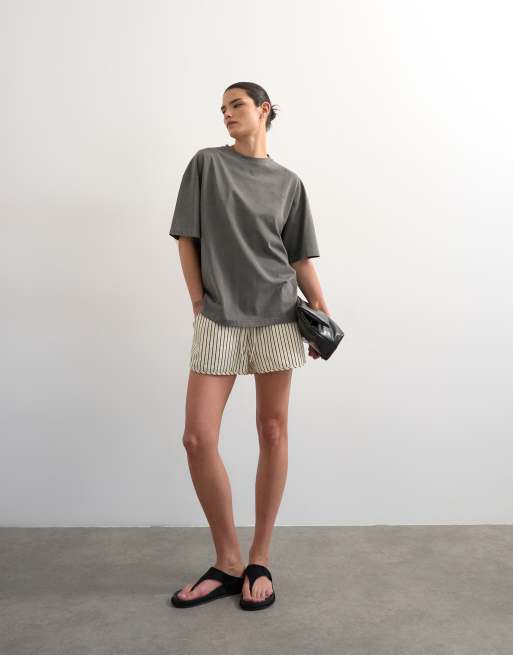 Topshop - T-shirt nero slavato con stampa grafica "Mercer" e spalle scivolate, 2 di 4