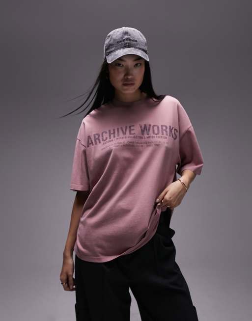 Topshop – T-shirt oversize w zgaszonym różowym kolorze z grafiką z napisem 