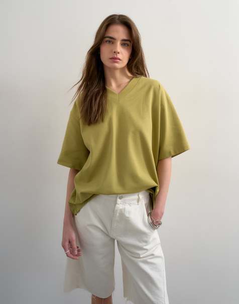 Topshop – T-shirt premium z dekoltem w kształcie litery V z materiału interlock w kolorze khaki - view 1