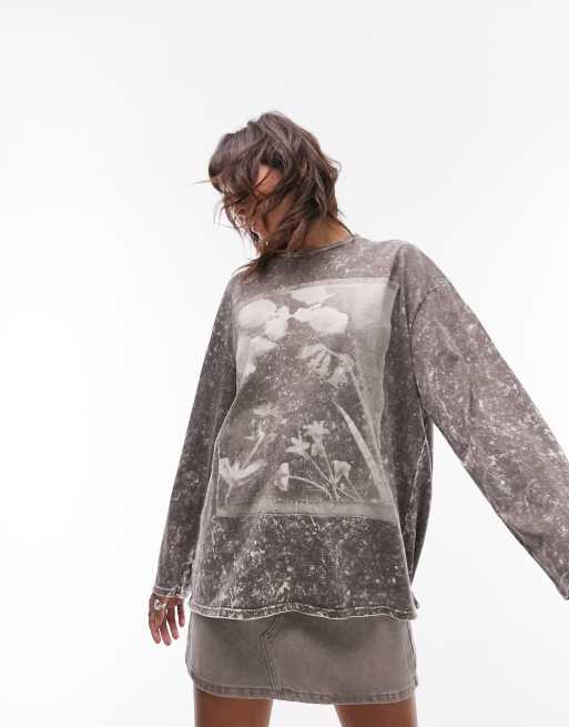 Topshop - T-shirt skater manches longues à motif fleuri acide délavé - Neutre