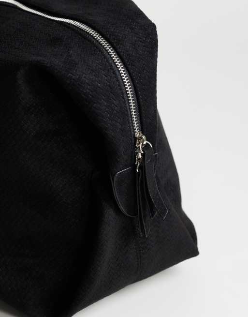Topshop Tabby large suedette weekend bag in black weave, 3 of 4