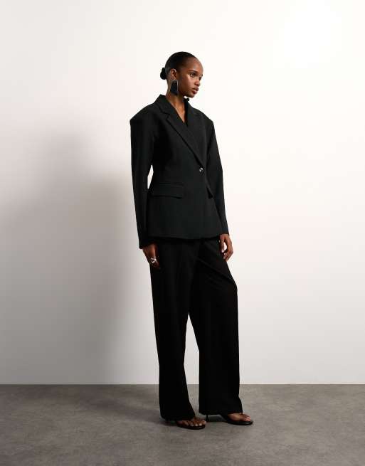Topshop – Taillierter Blazer in Schwarz mit Schulterpolstern, 3 von 4