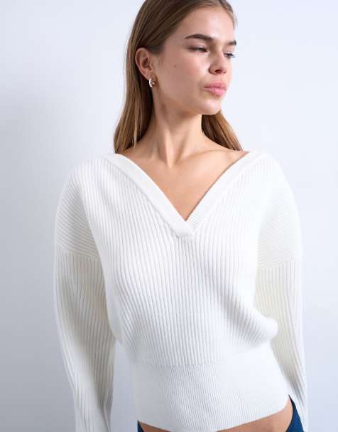 Topshop – Taillierter Strickpullover in Elfenbeinweiß mit herzförmigem Ausschnitt - view 1