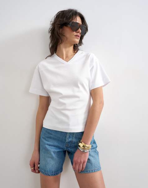 Topshop – Tailliertes T-Shirt in Weiß mit V-Ausschnitt - view 1