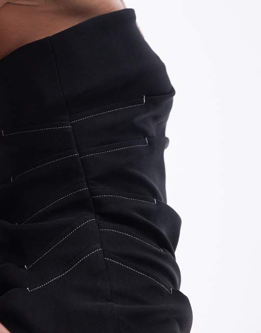 Topshop – Tailliertes, trägerloses Oberteil in Schwarz mit Ziernaht, 3 von 4