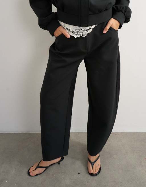 Topshop tailored bubble barrel leg trouser in black, 3 of 5