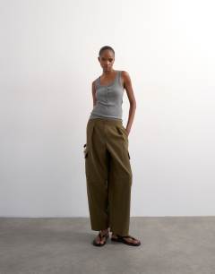 Model wearing Tailored cargo trouser in khaki