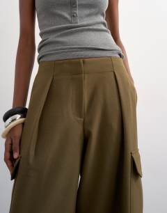 Model wearing Tailored cargo trouser in khaki