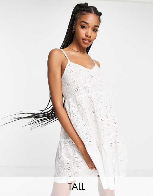 Topshop Tall – Biała trapezowa sukienka plażowa z haftem angielskim
