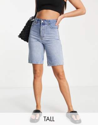 Topshop Tall - Editor - Lang geschnittene, ausgeblichene Shorts-Blau