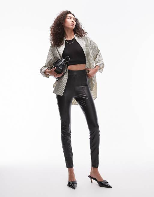 Topshop Tall – Eng geschnittene, elastische Kunstlederhose in Schwarz