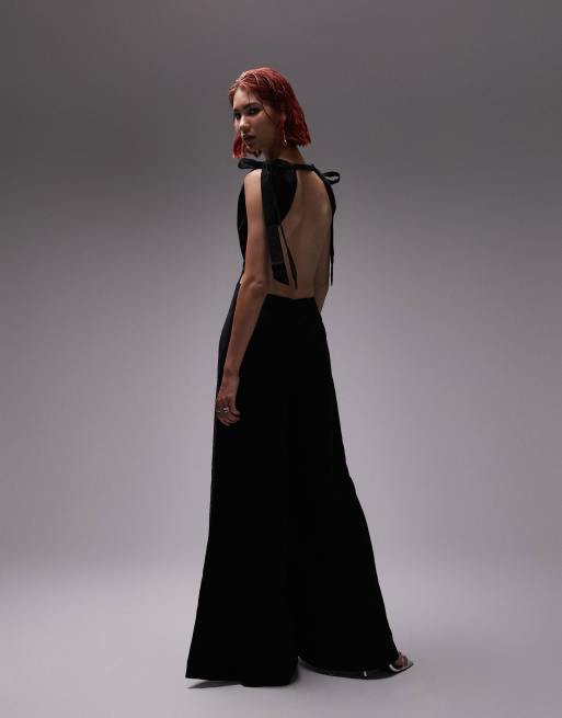 Topshop Tall – Jumpsuit in Schwarz mit tiefem V-Ausschnitt und Bindeträger, 3 von 4