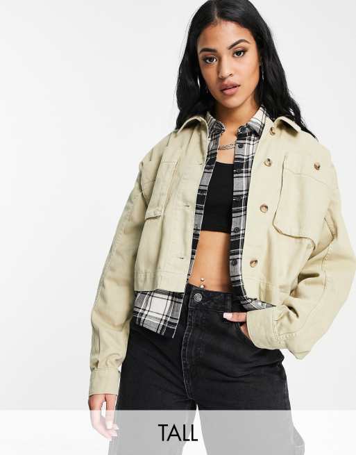 Topshop Tall – Leichte Hemdjacke in Salbei mit kurzem Schnitt und geknöpften Vordertaschen