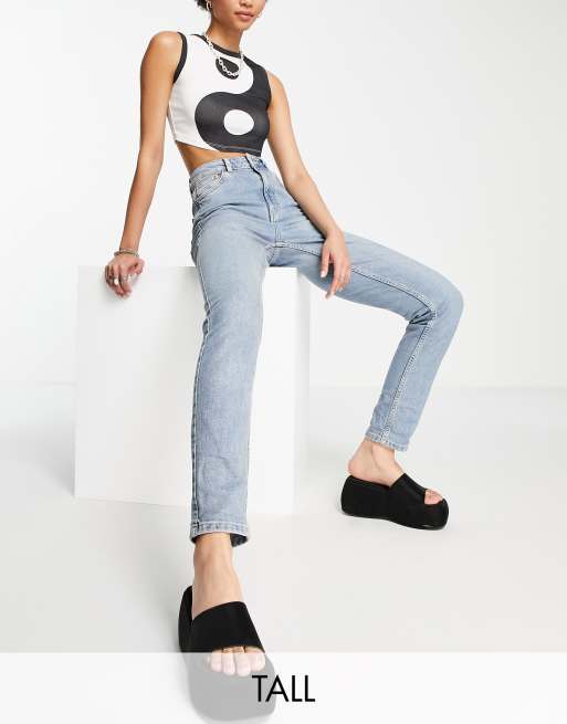 Topshop Tall - Mom jeans comfort elasticizzati candeggiati 