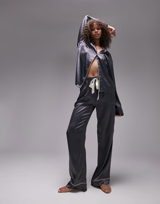 Topshop Tall - Pyjamaset met overhemd en broek van satijn met biezen in leisteen grijs