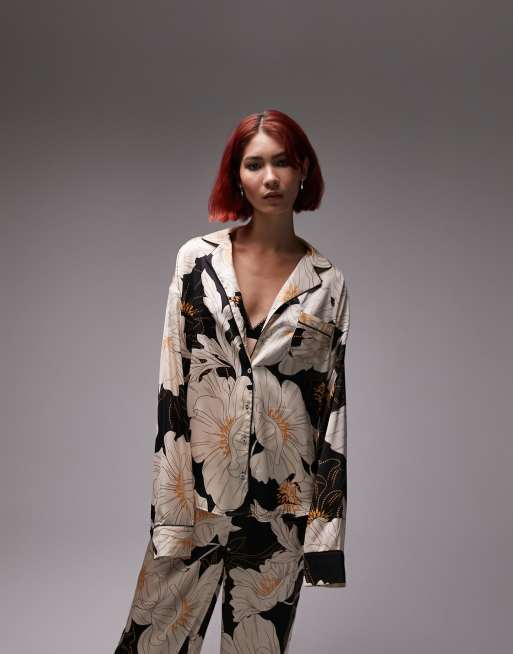 Topshop Tall - Pyjamassæt med sort øjenmaske samt skjorte og bukser i satin med blomsterprint og kantbånd 