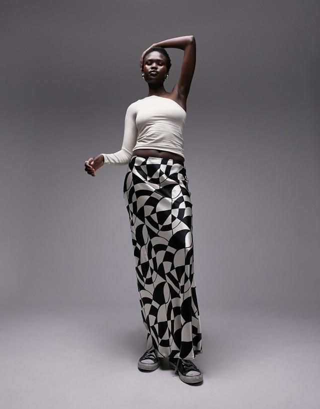 Topshop Tall - satin bias maxi skirt in mono geo print