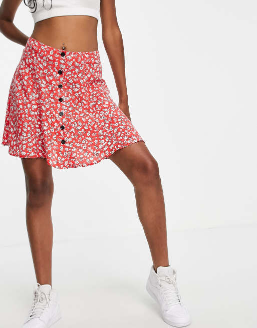 Topshop Tall – Schwingender Rock mit durchgehender Knopfleiste und Blumenmuster in Rot , 3 von 4