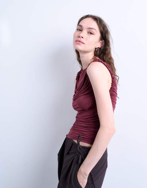Topshop – Tanktop in Beerenrot mit Rüschendetail - view 1