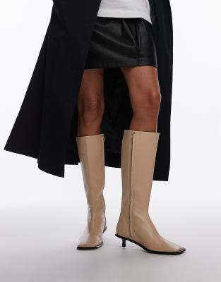 Topshop - Taylor - Hochwertige, kniehohe Lederstiefel in gebrochenem Weiß mit eng anliegendem Schaft und Absatz-Brown