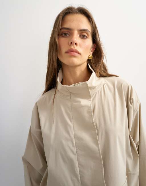 Topshop technisches Jersey-Tracktop mit Stehkragen in Stone, 2 von 4
