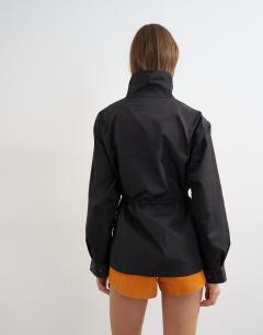 Model wearing Techy drawcord waist jacket in black
