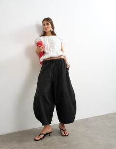 Techy horseshoe trouser in black