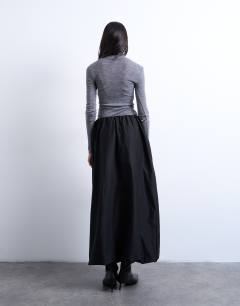 Model wearing Techy seam detail bubble hem maxi skirt in black
