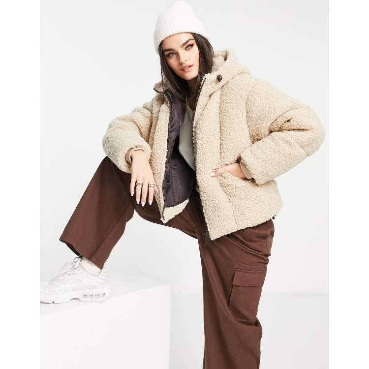 Beige Puffer Vest Outdoor Winter Outfit with Uggs  Beige puffer, Puffer  vest outfit, Outdoor winter outfit