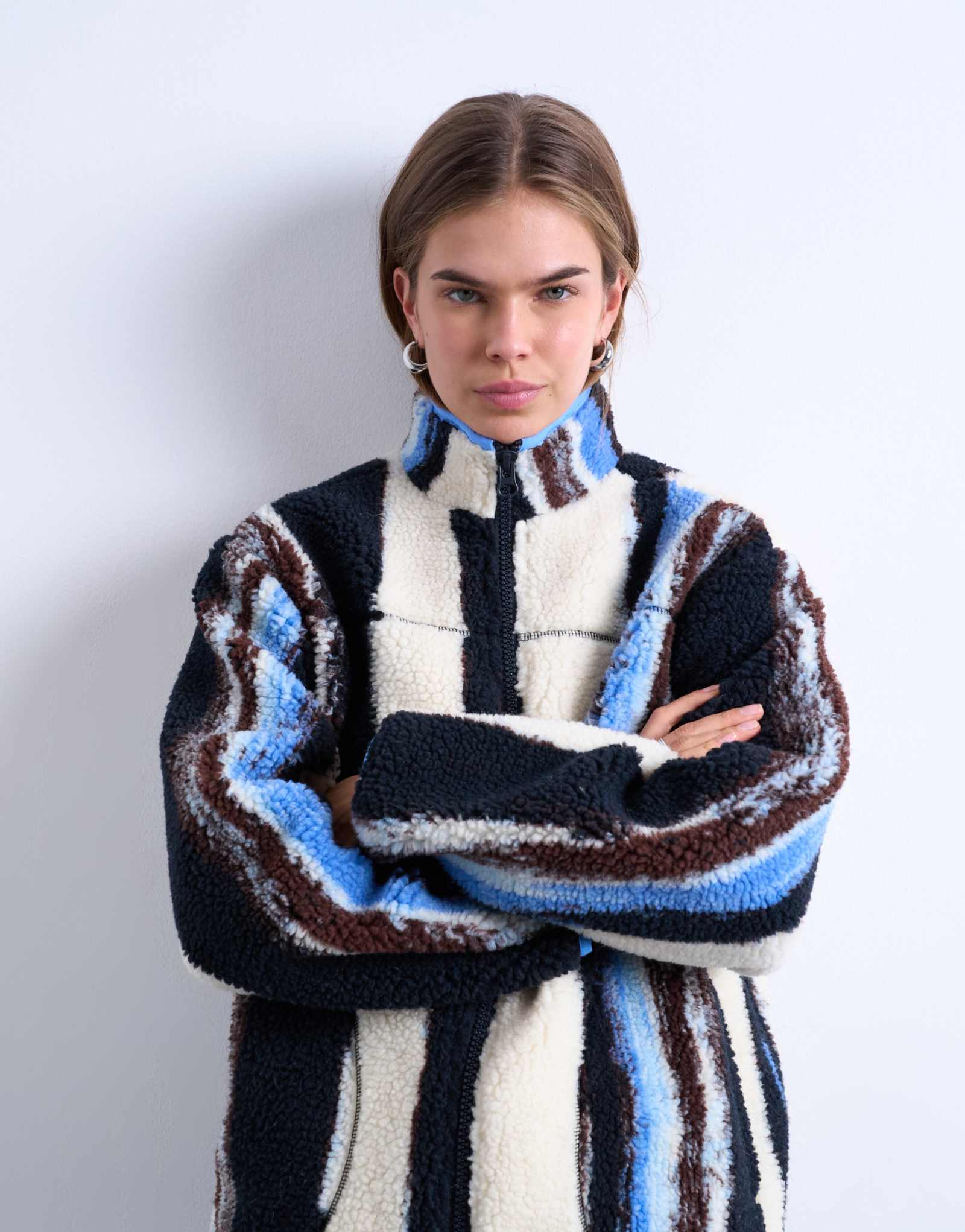 Флисовая куртка Topshop teddy в белую разноцветную полоску