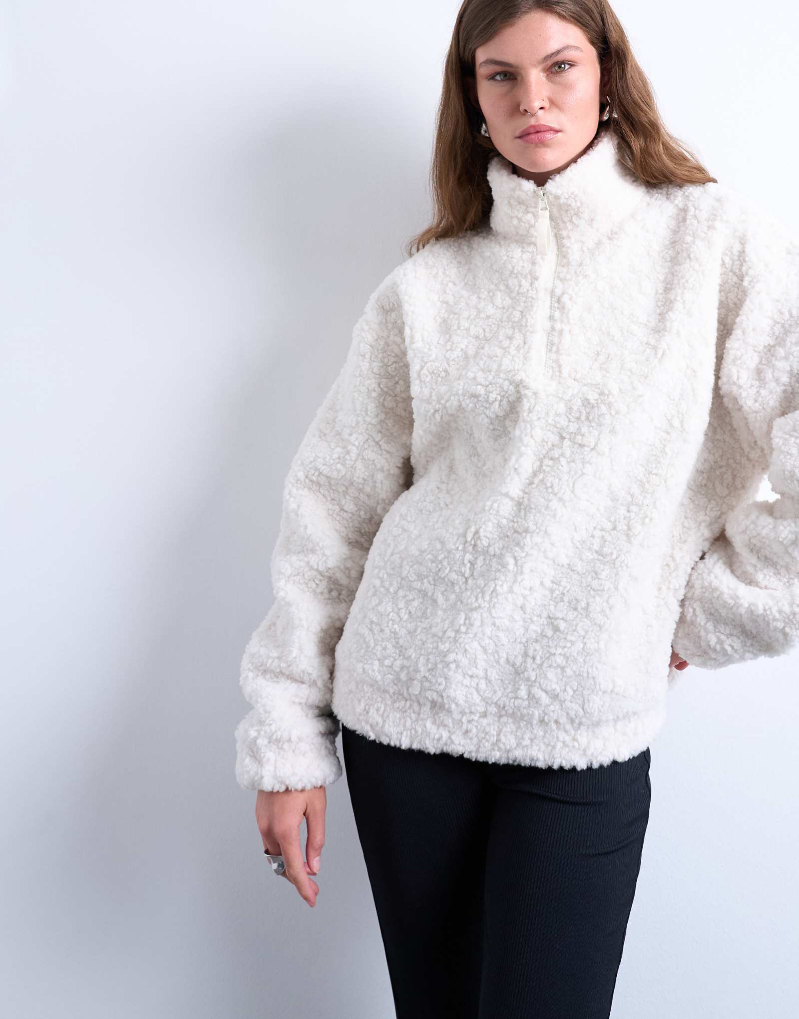 Топ на молнии Topshop teddy quarter цвета экрю