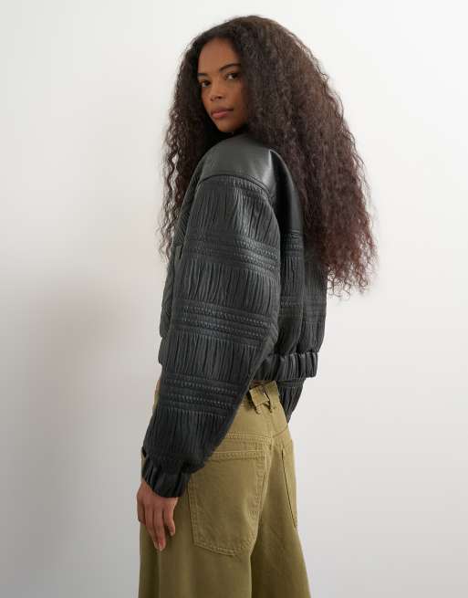 Topshop texturerad bomberjacka i läderimitation, svart, 3 av 4