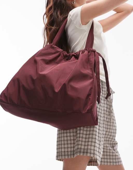 Topshop – Thom – Bordowa duża nylonowa torba typu tote z ozdobnym marszczeniem