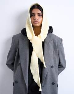Model wearing Tie balaclava in buttermilk
