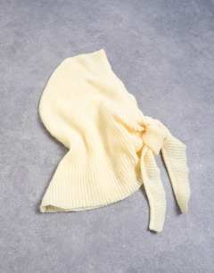 Model wearing Tie balaclava in buttermilk