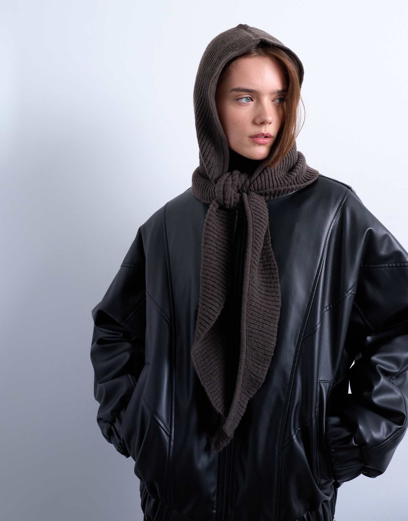 Вязаная балаклава Topshop в шоколаде