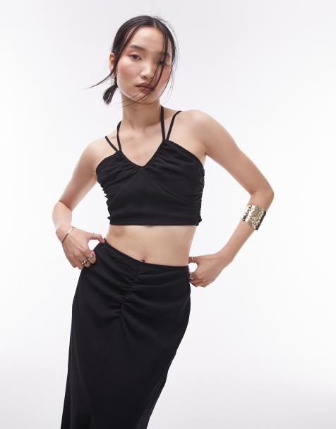 Black Sleeveless Tops For Women