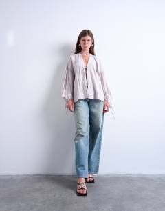 Model wearing Tie front top in mushroom