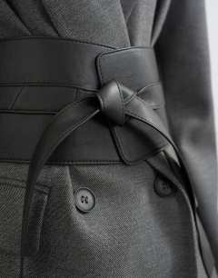Model wearing Tie real leather waist belt in black