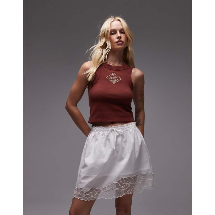 207961904-1-white?$n_750w$&wid