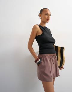 Tie waist seam detail shorts in chocolate