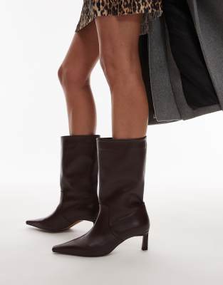 Topshop - Tiggy - Wadenhohe Stiefel in Burgunderrot aus hochwertigem Leder mit Absatz