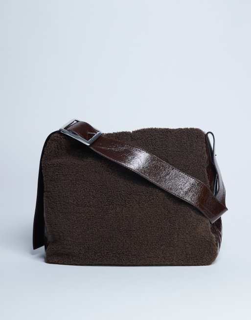 Topshop Tish shearling tote bag with contrast strap in chocolate