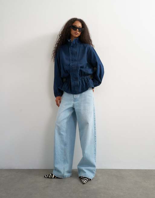 Topshop top à col cheminée à taille élastiquée en indigo, 2 de 4