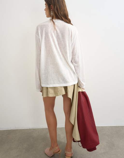 Topshop top à manches longues transparent texturé avec motif « NYC » en écru, 3 de 4
