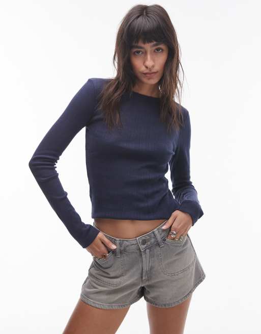 Topshop - Top a maniche lunghe blu navy traforato con finiture a festoncino