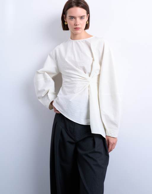 Topshop - Top a maniche lunghe color avorio con pieghe sul davanti